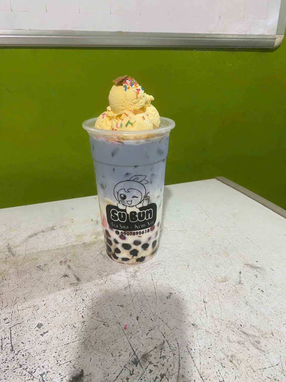 Latte hoa đậu biếc kem trứng